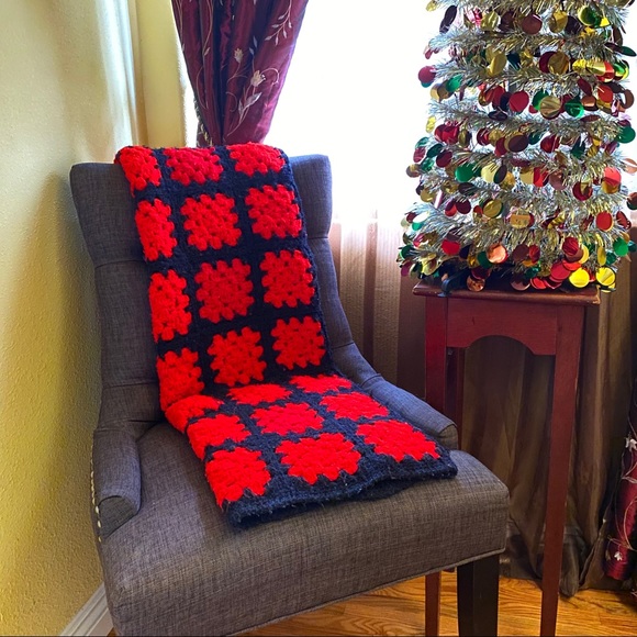 Vintage Granny Square Crochet Afghan Throw Blanket - Picture 11 of 11